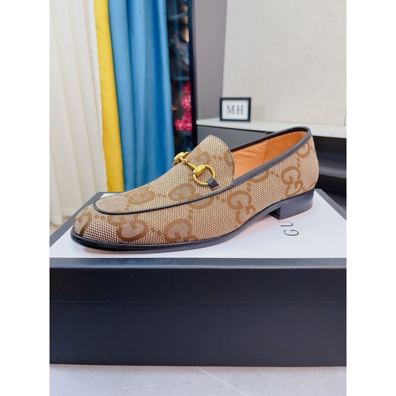 G*u*i leather shoes